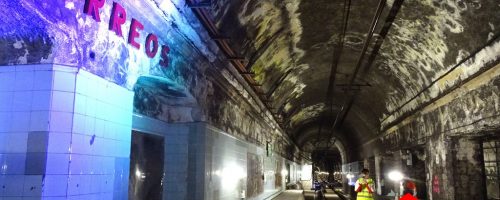 La solitud trencada de les andanes de Correus